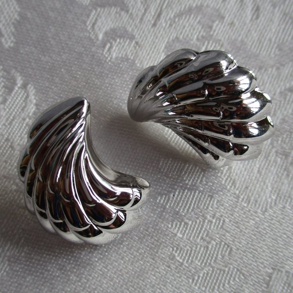 AUTHENTIC GENUINE STERLING SILVER SEA-SHELL PIECERED EARRINGS – NWOT - VINTAGE - Picture 5 of 16